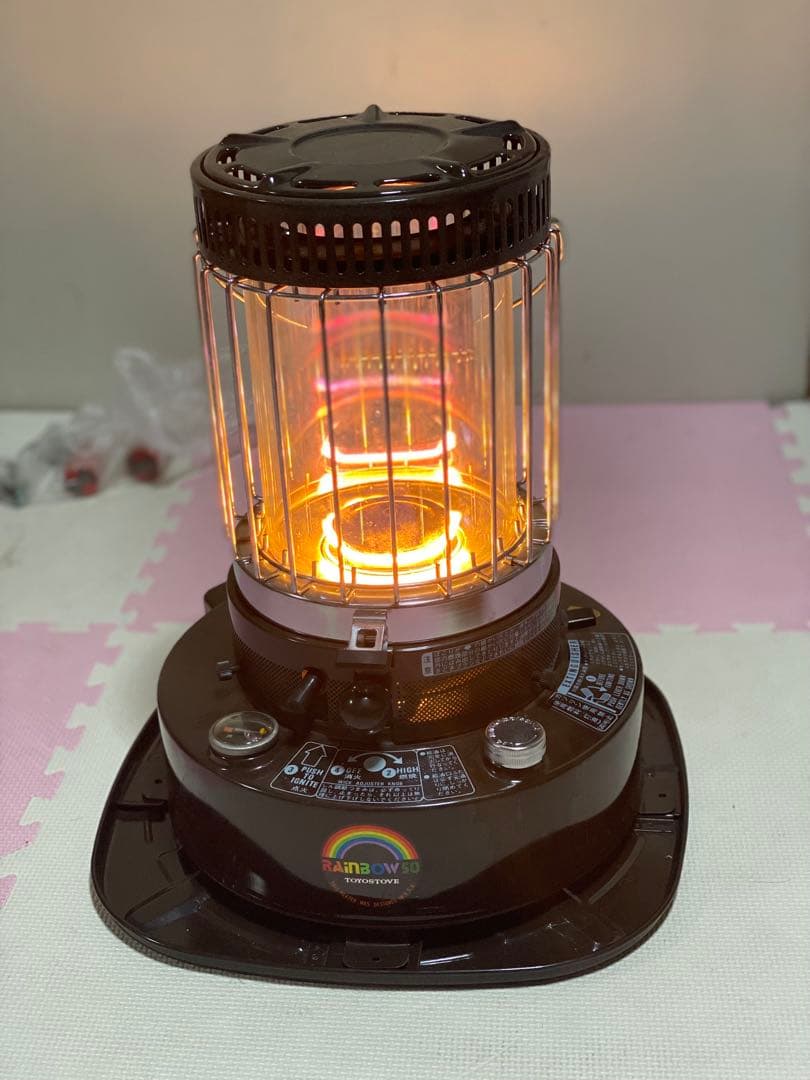 石油ファンヒーター ブラック ガラスカバー付き