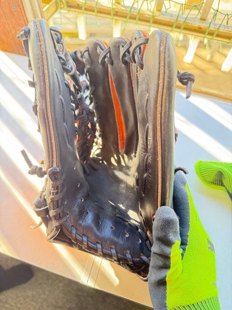 千葉ロッテ角中 DESCENTE 硬式グローブ オレンジ/黒