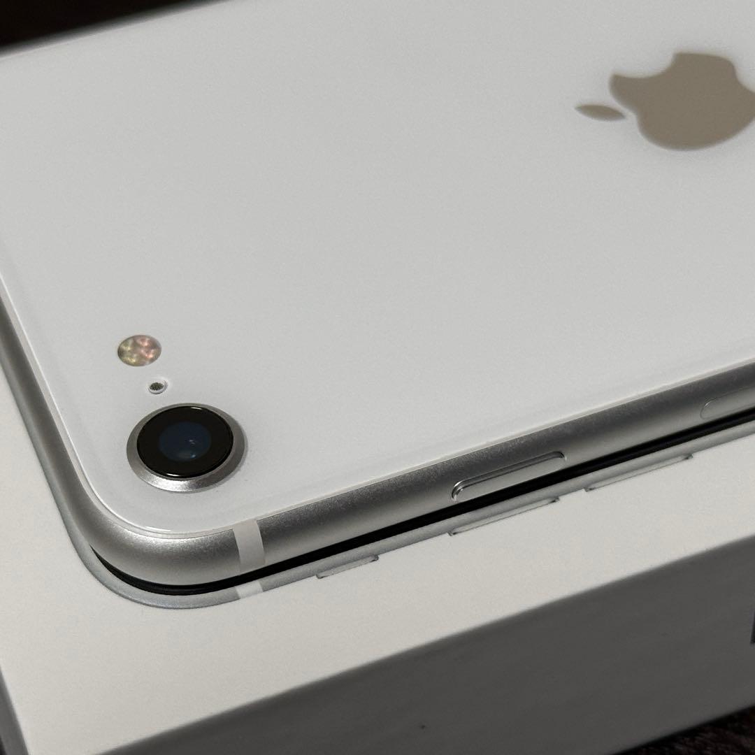 【特美品】iPhone SE（第2世代）64GB ホワイト
