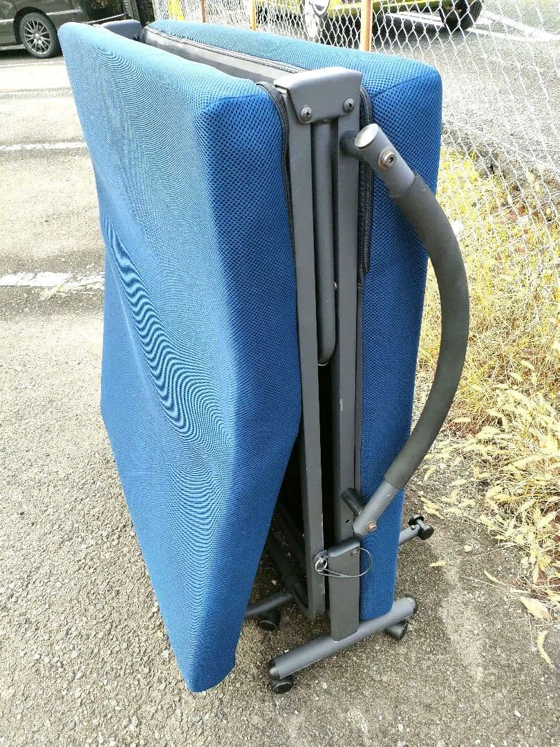 美品 折りたたみベッド リクライニング機能付 福岡市内と隣接市町村限定配送