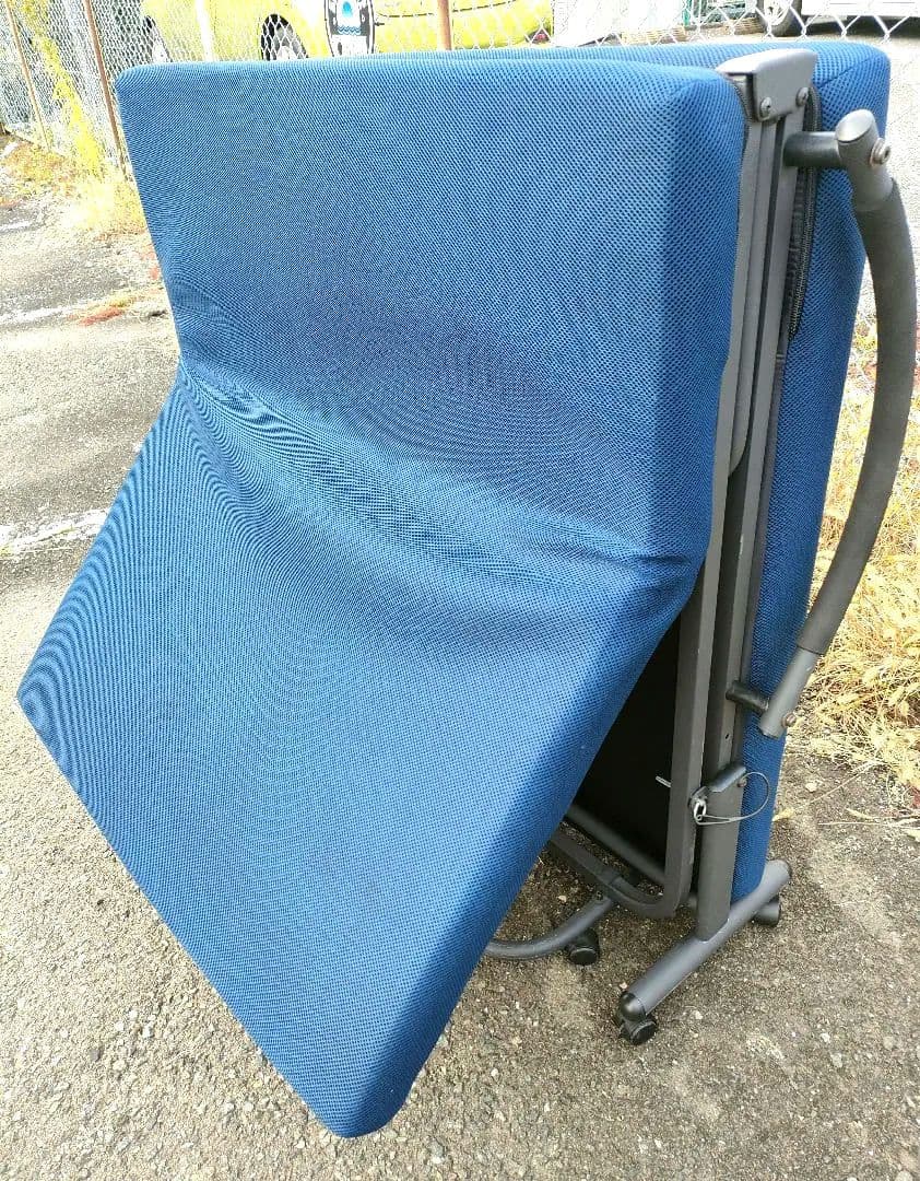 美品 折りたたみベッド リクライニング機能付 福岡市内と隣接市町村限定配送