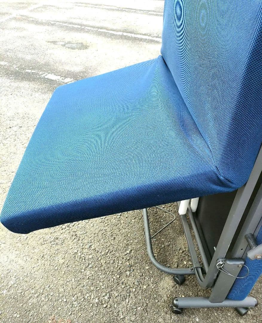 美品 折りたたみベッド リクライニング機能付 福岡市内と隣接市町村限定配送