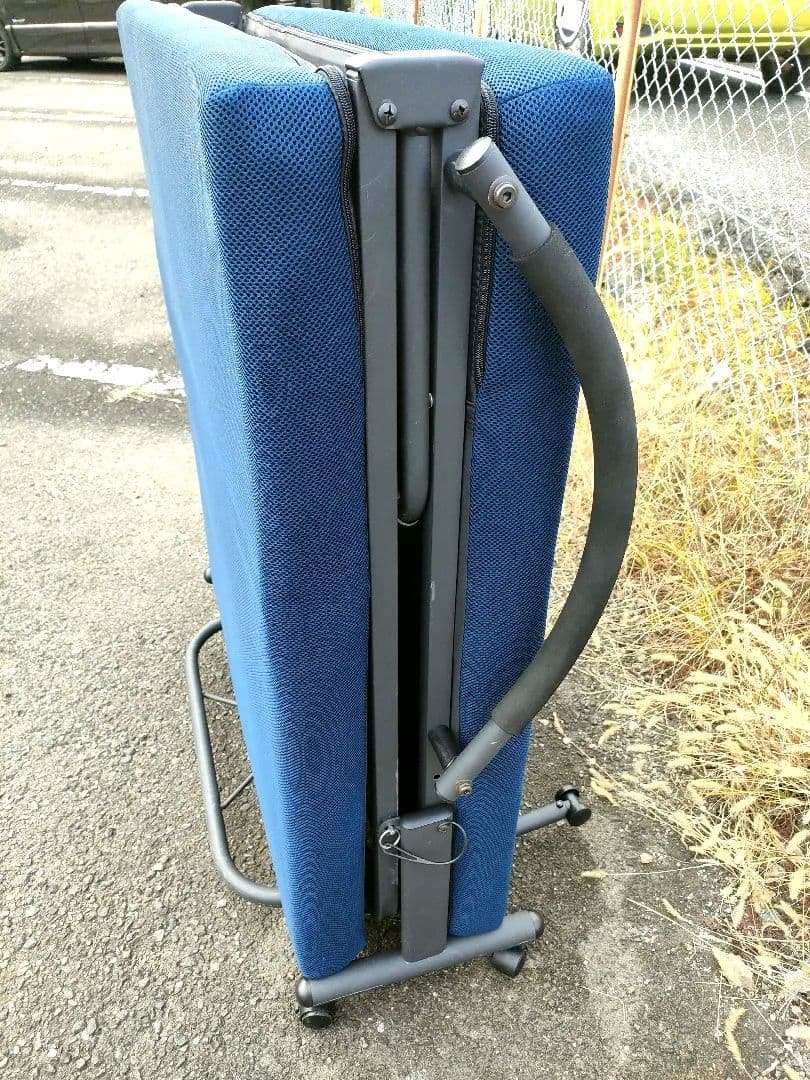 美品 折りたたみベッド リクライニング機能付 福岡市内と隣接市町村限定配送