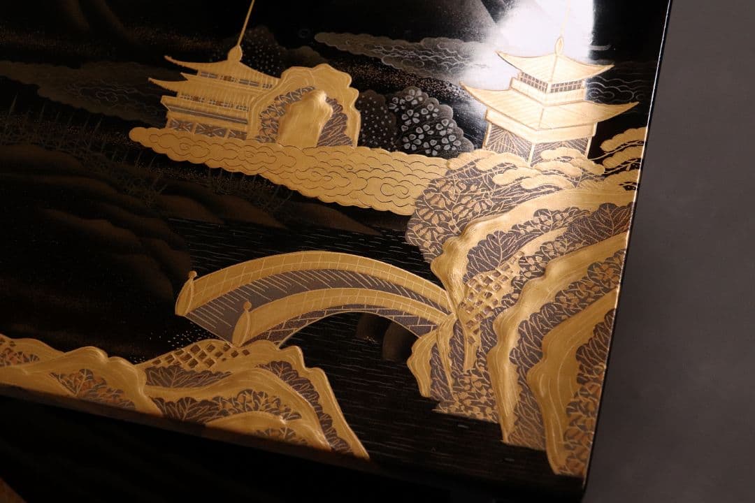 輪島塗 蒔絵師 久世宗春 山水金蒔絵 冠卓 二段卓 花台 黒塗【MA189】