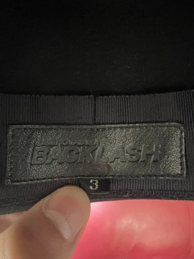 backlash バックラッシュ　ハット