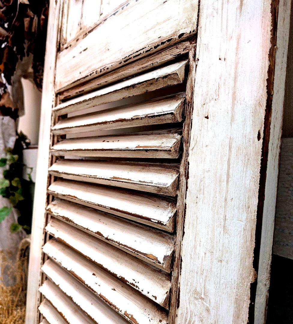 サナページです。ヴィンテージ ルーバー風インテリア