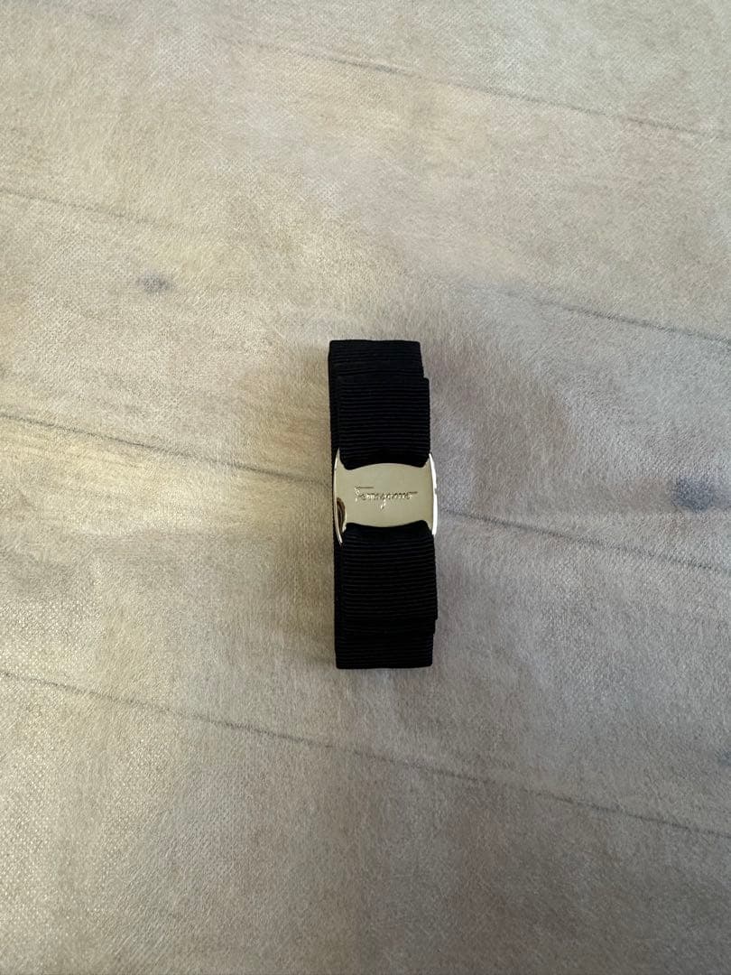 Salvatore Ferragamo ブラックヘアアクセサリー　未使用