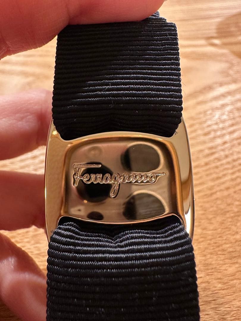 Salvatore Ferragamo ブラックヘアアクセサリー　未使用
