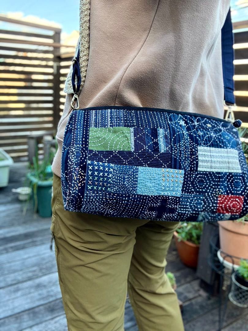 ショルダーバッグ N