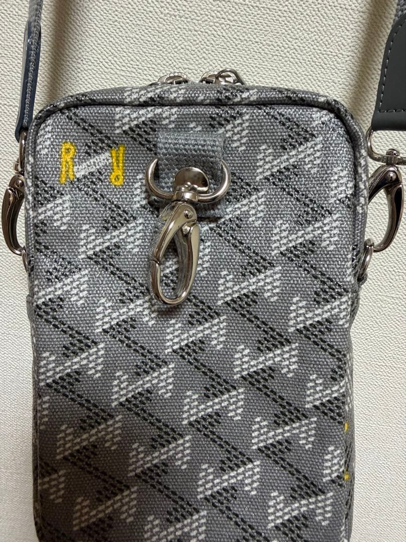 レザレクション ロロポーチ 2025年モデル