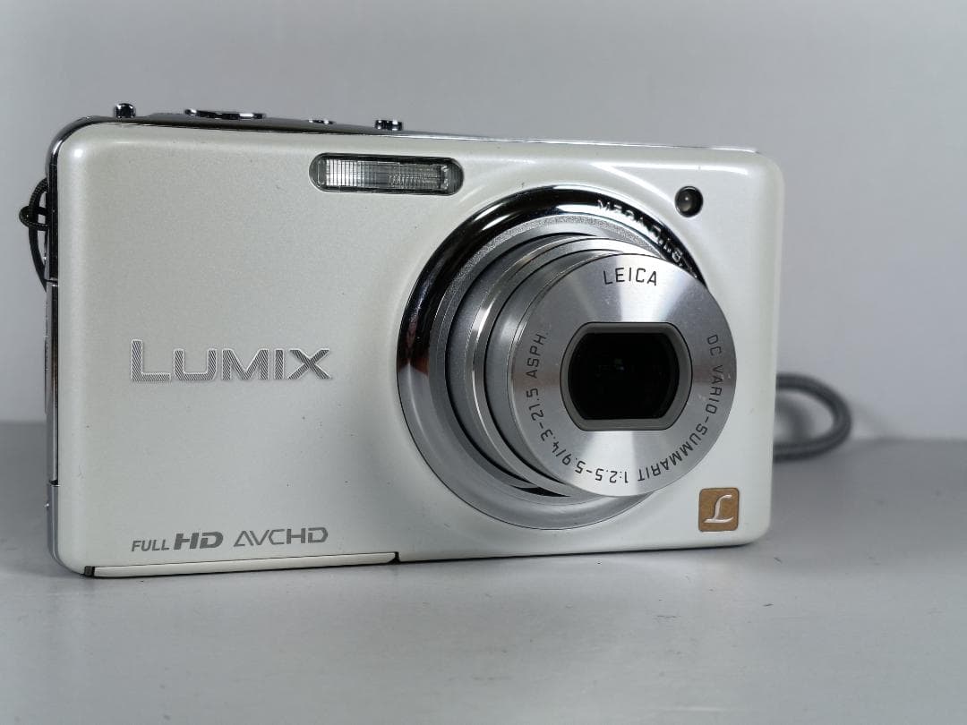 美品 LUMIX DMC-FT7 ホワイト コンパクトデジタルカメラ 動作品
