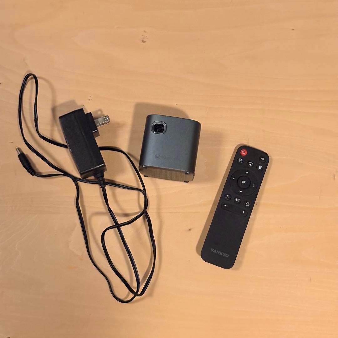 VANKYO GO200 小型プロジェクター ホームシアター 中古