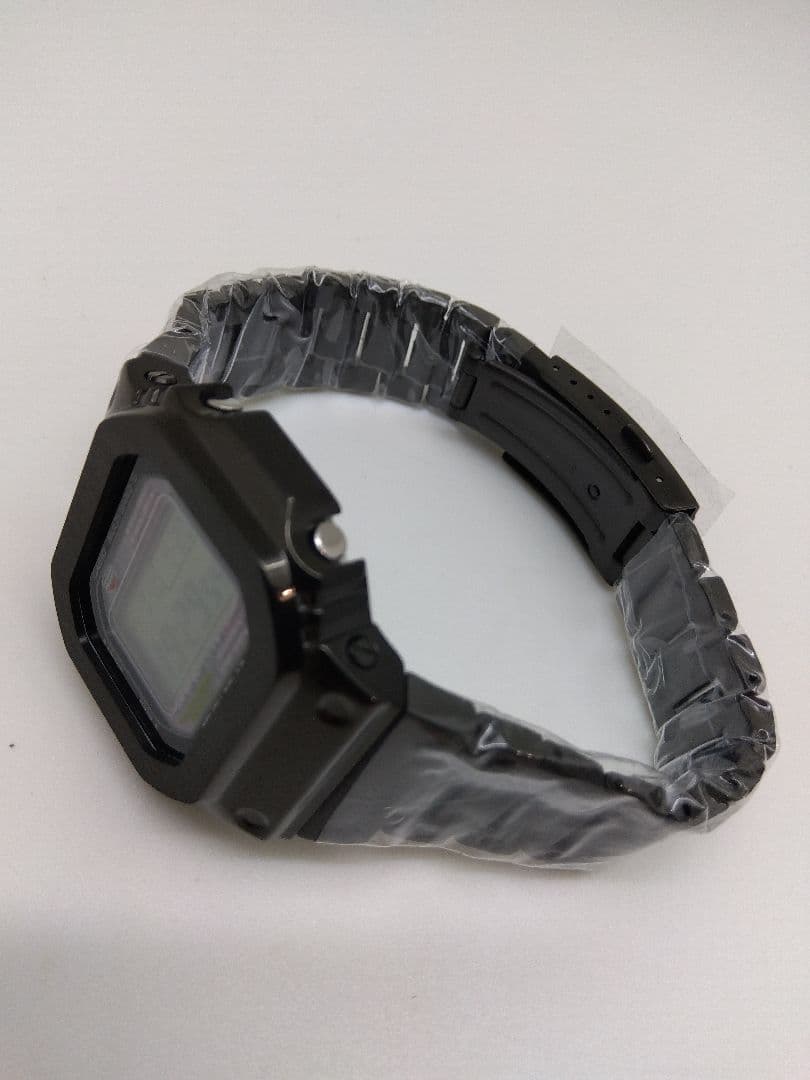 電波ソーラー　GW-M5600 メタル カスタム G-SHOCK　ブラック