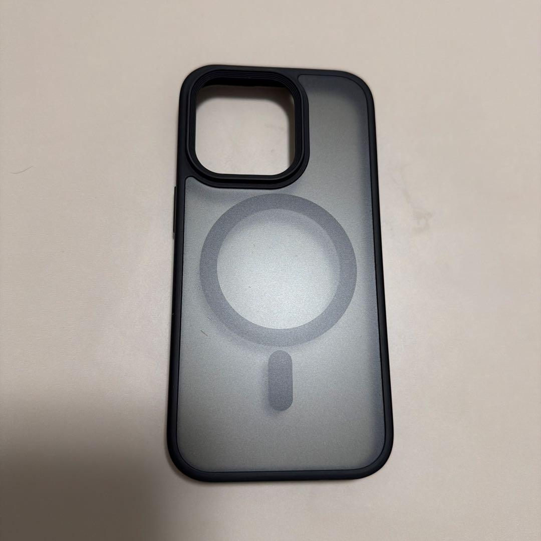 iPhone 14 Pro本体（MagSafe 対応ケース付き）