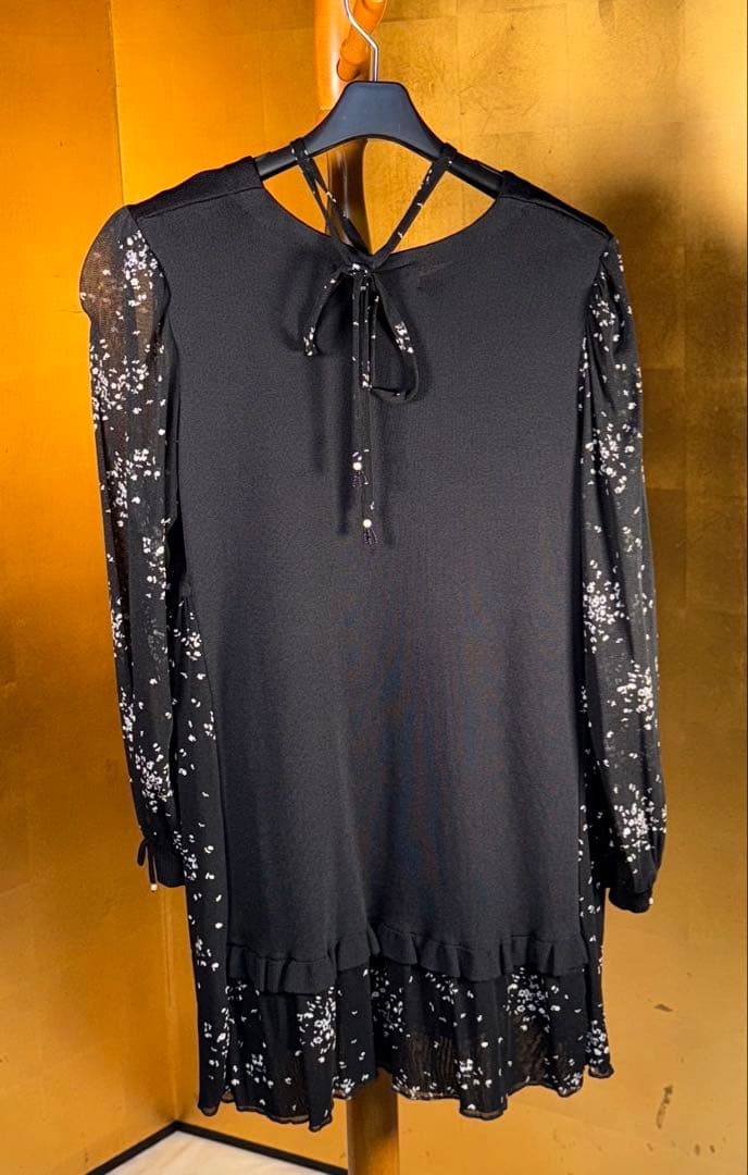 新品タグ付き【スーパービューティ】花柄長袖チュニック パールブローチ付き