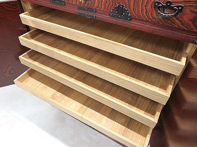 u*1様 伝統工芸 岩谷堂箪笥 欅材漆塗着物箪笥　 南部鉄金具/鍵付き/時代箪笥