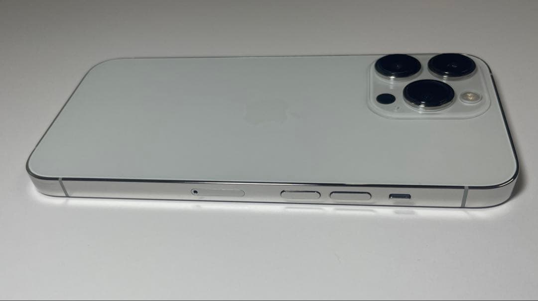 美品！iPhone 13Pro シルバー256GB Simフリー