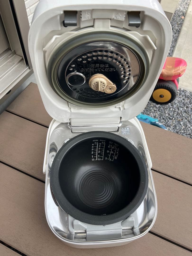 TOSHIBA／RC-10VXG／真空圧力 かまど炊き／5.5合炊き動作確認済み