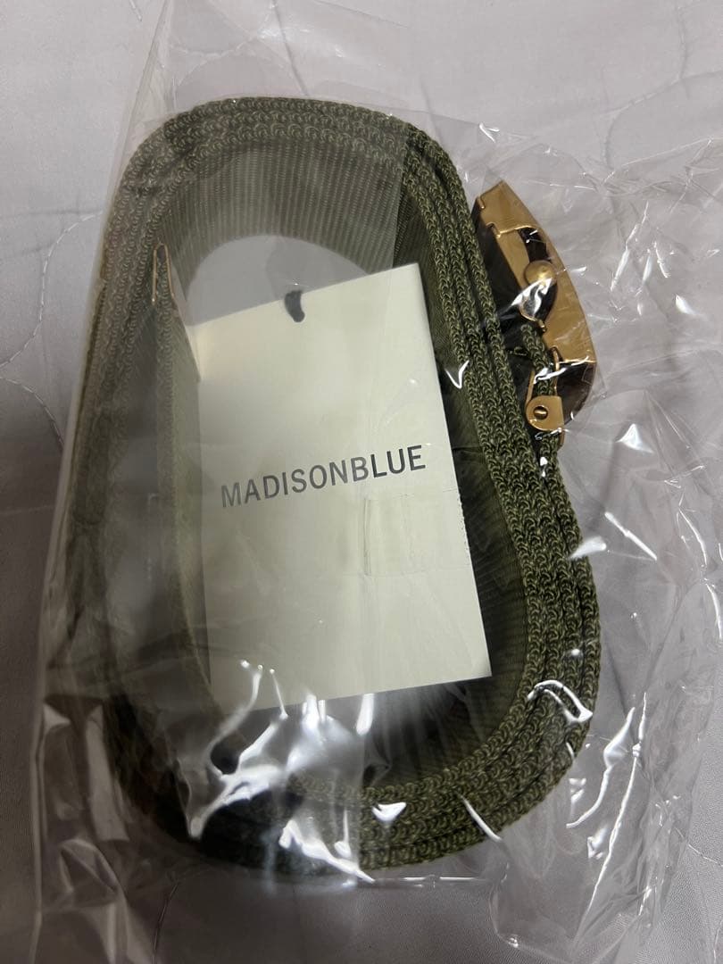 新品未開封　MADISONBLUE カーキ ベルト 00(F)