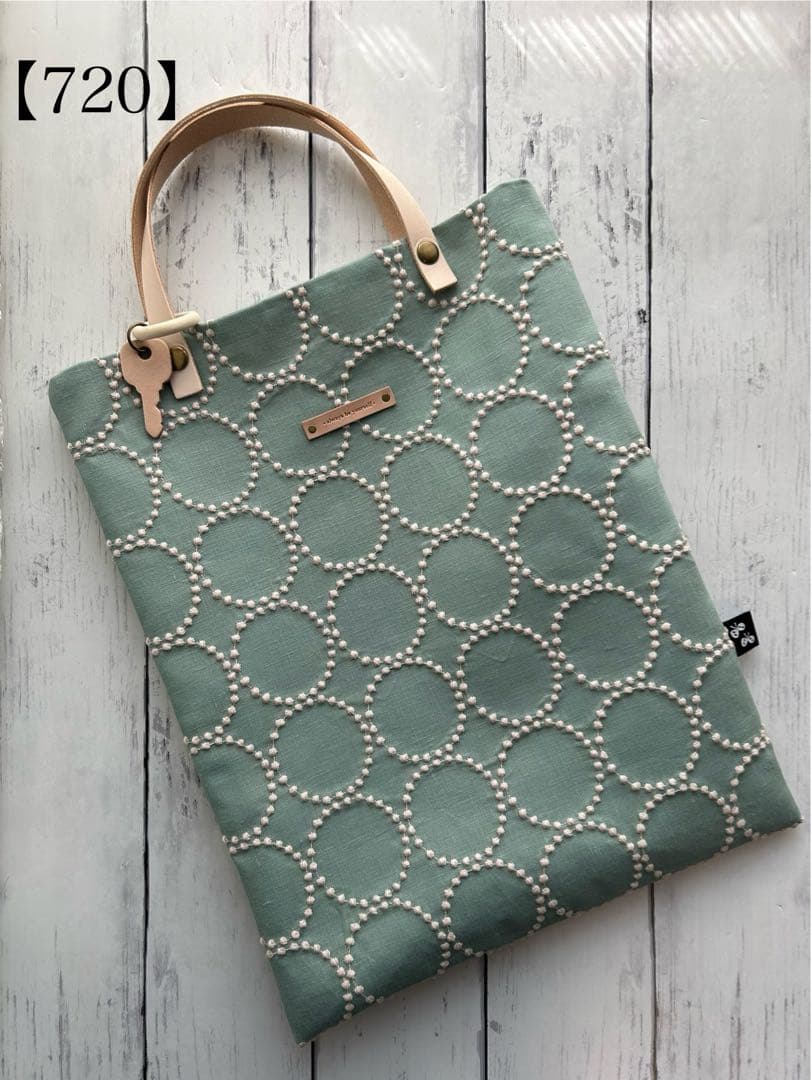 【720】ミナペルホネン　タンバリン　A4ぺたんこトートバッグ　持ち手ヌメ革製