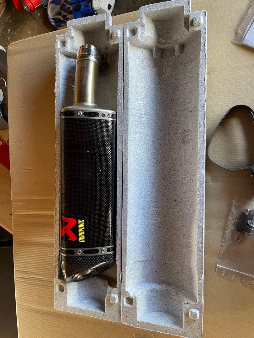 AKRAPOVIC アクラポビッチ S-K4SO6-APC