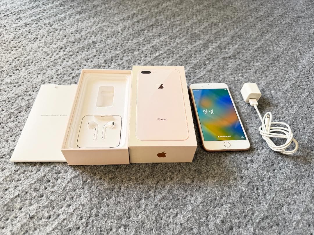 iPhone 8 Plus 64GB ゴールド SIMフリー【箱・付属品完備】