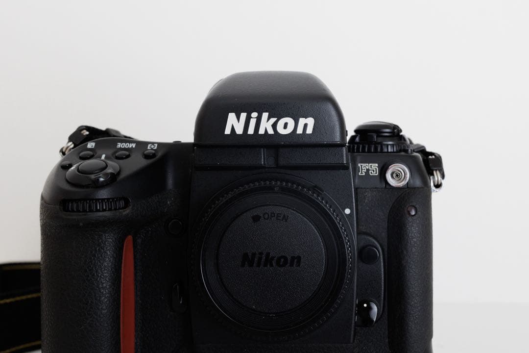 Nikon F5 一眼レフカメラ　ボディ 中古　通電確認済み