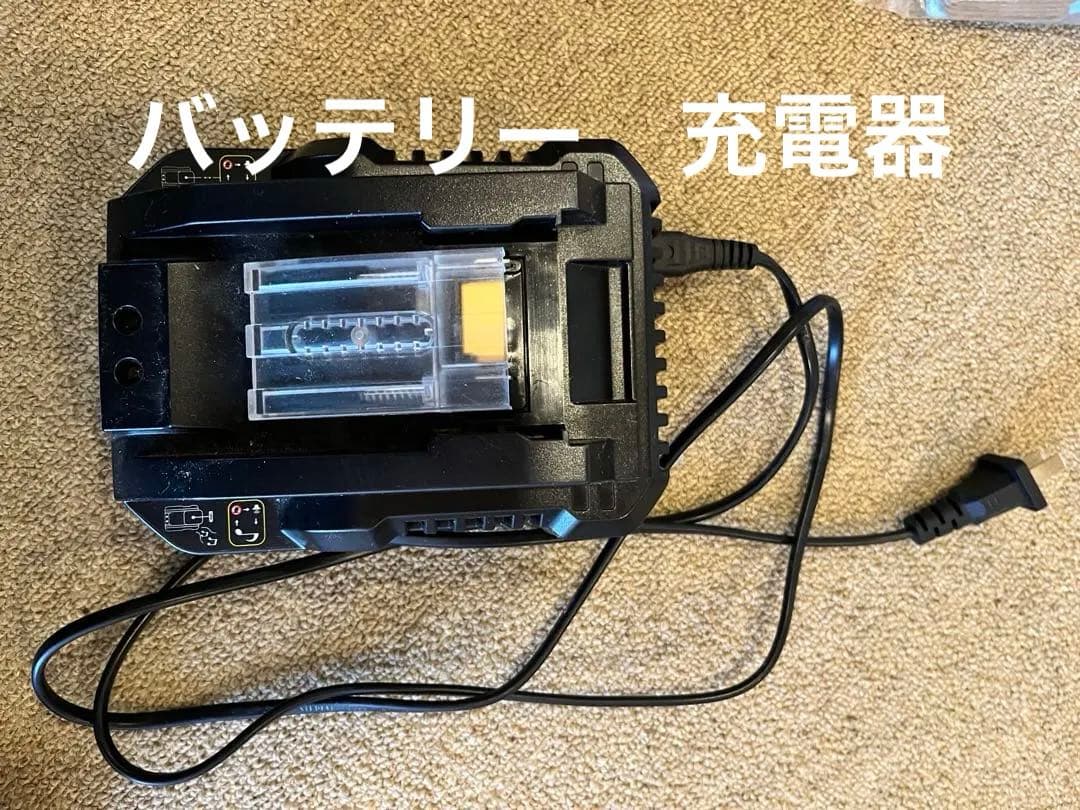 ！お得！Makita コードレス　掃除機 18V CL182FD スタンドつき