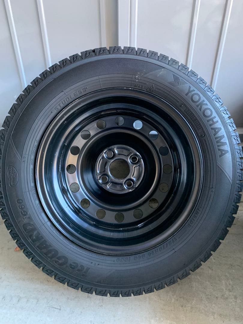 トヨタヤリス用　スタッドレス＆スチールホイール(新品ホイールキャップ付)