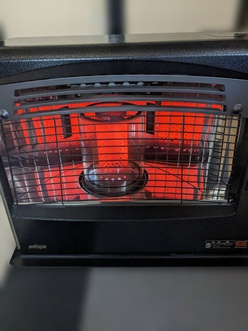 トヨトミ遠赤外線石油ファンヒーター(大容量)