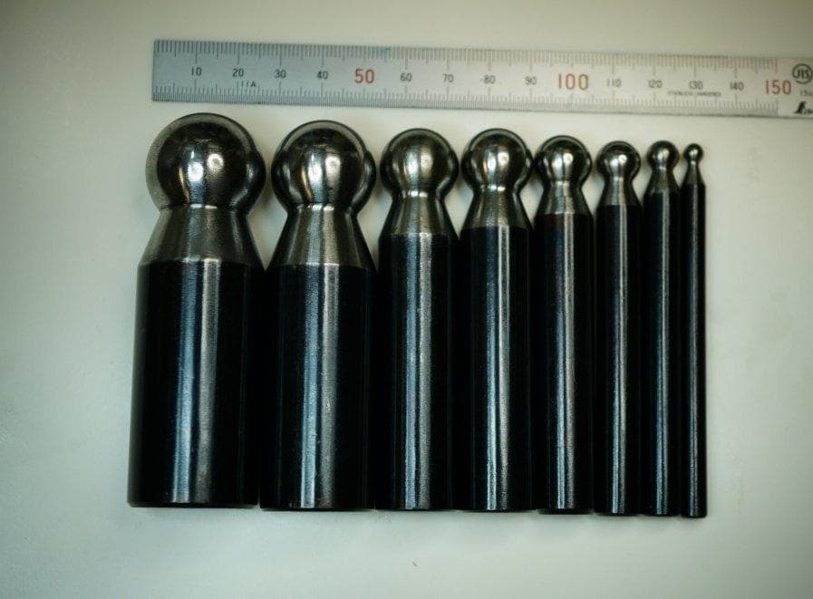 依頼者　矢坊主８本　+　サイコロ台　コンチョ　リング　ベル