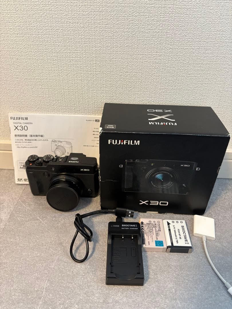 【値下中】FUJIFILM X30 コンパクトデジタルカメラ　美品