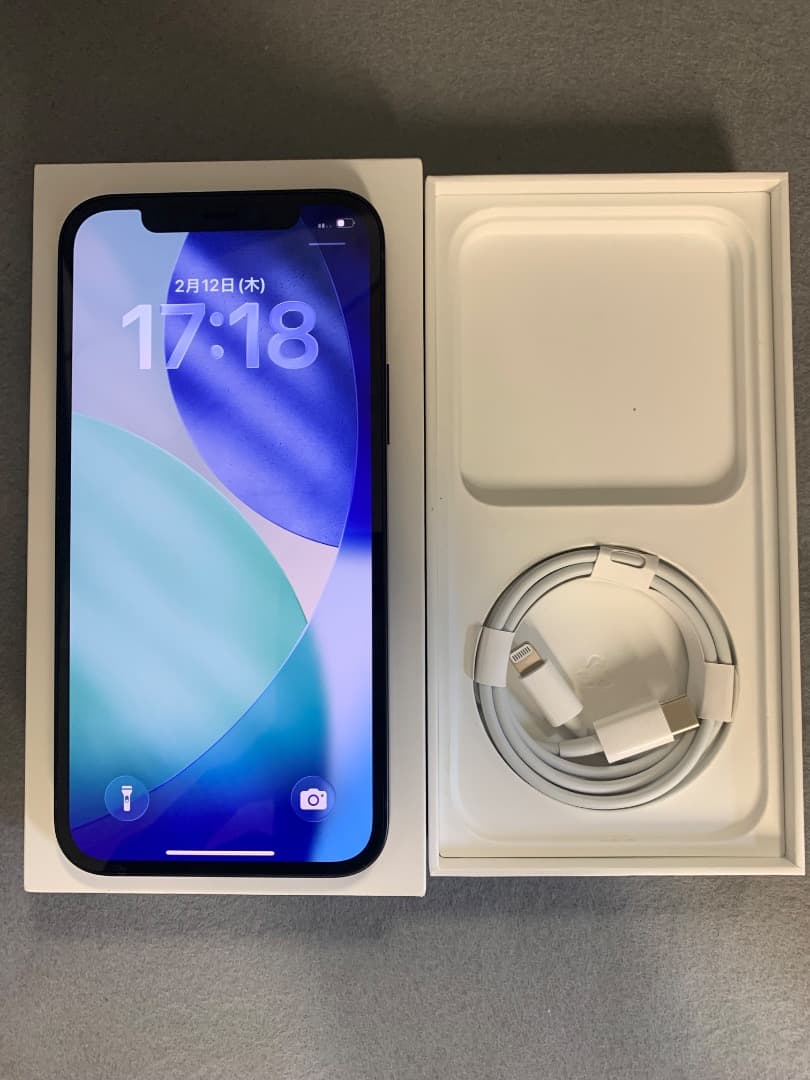 超美品　国内版　SIMフリー　iPhone12 128GB　ブルー色