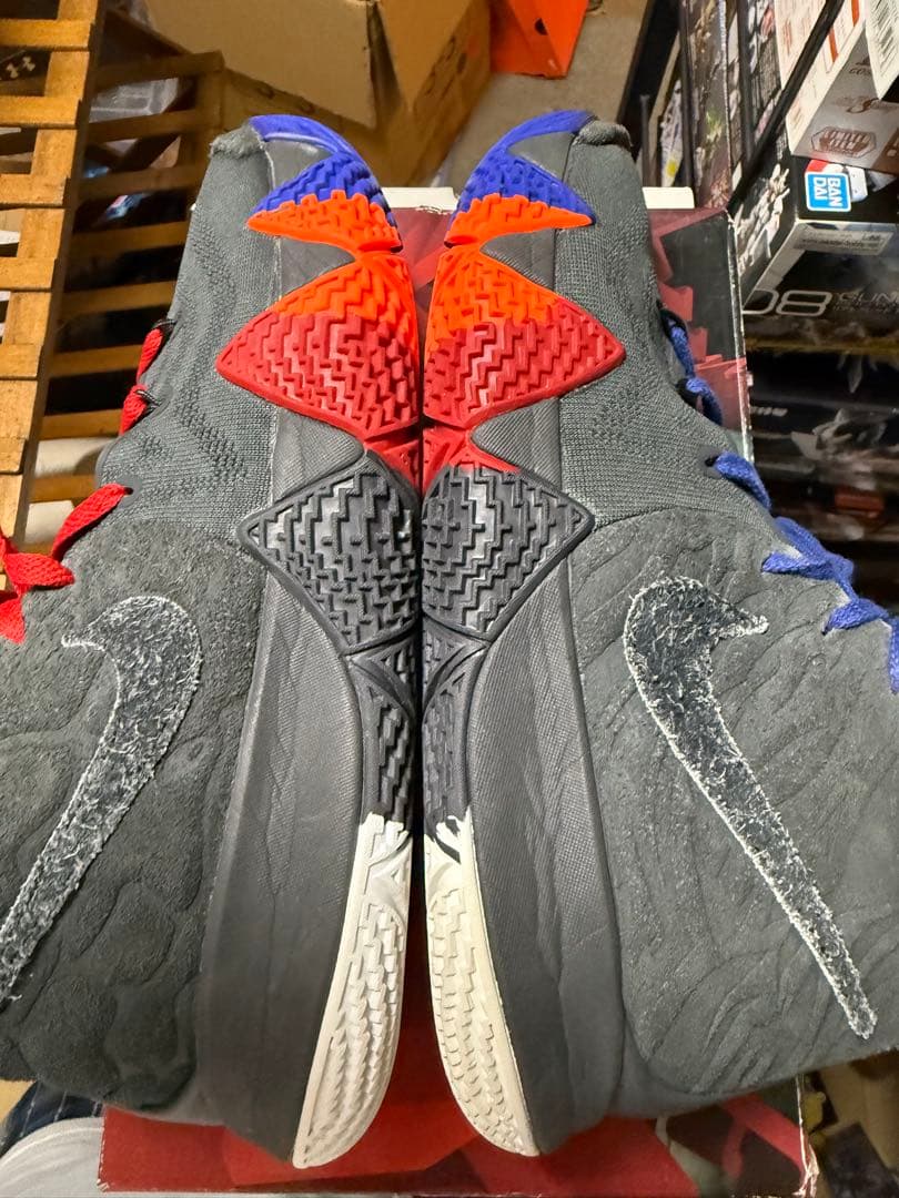 ナイキ カイリー4 “イヤー・オブ・ザ・モンキー”