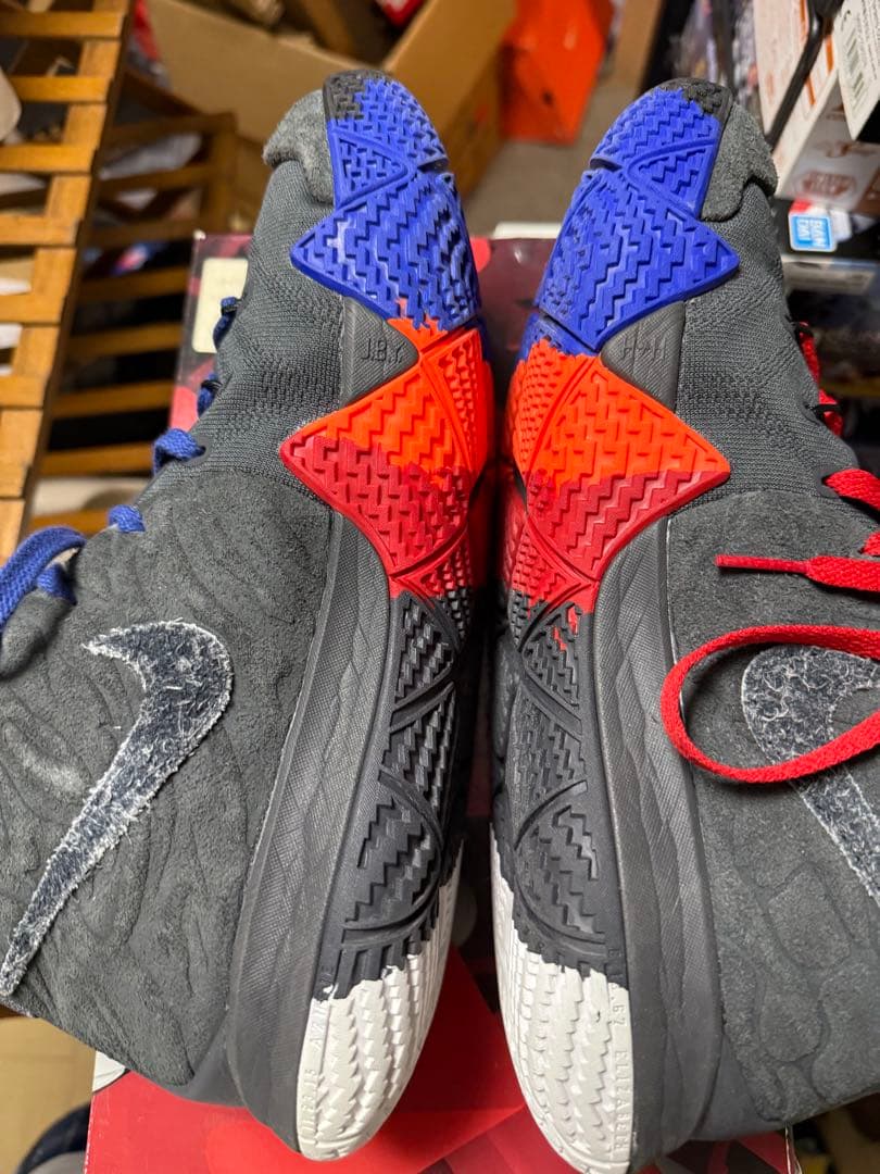 ナイキ カイリー4 “イヤー・オブ・ザ・モンキー”