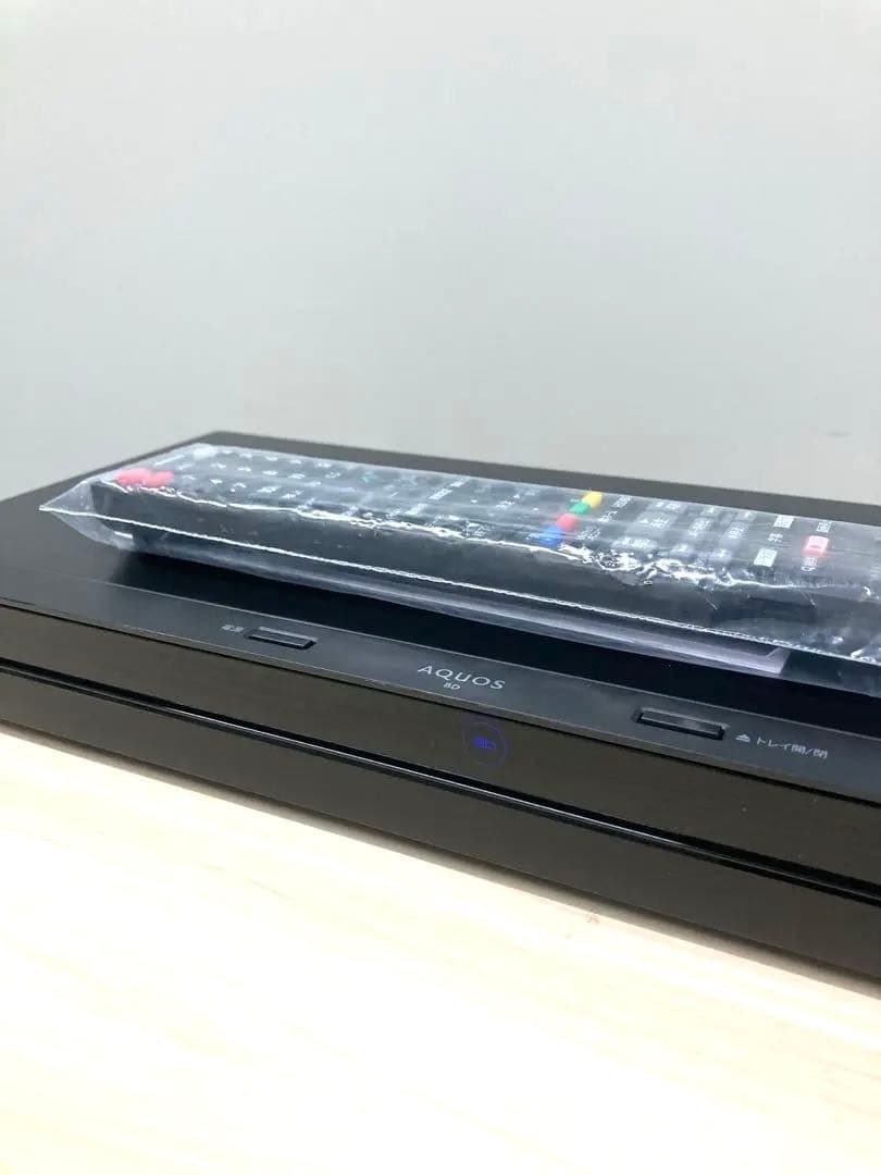 めっちゃ綺麗　リモコン新品　シャープ　AQUOS ブルーレイ　BD-NW520