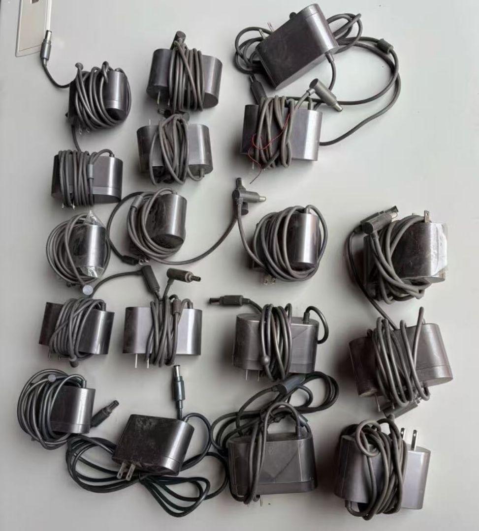 ダイソン純正ｖ8ｖ7純正アダプター18個