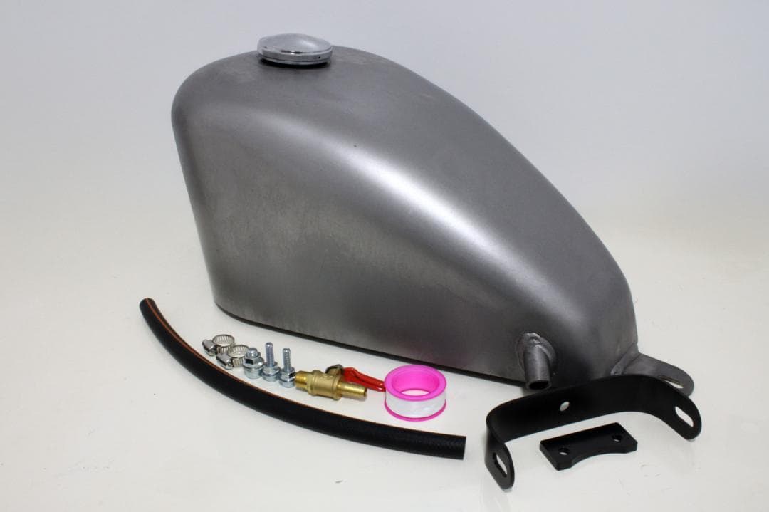 ★-13　新品未使用 ドラッグスター400 スポーツスタータンク　説明書付き