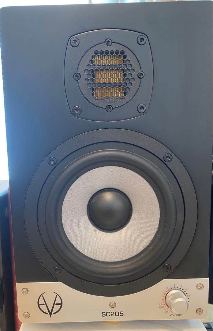 再値下げ[片方美品、片方難あり品] EVE Audio sc205 ペア