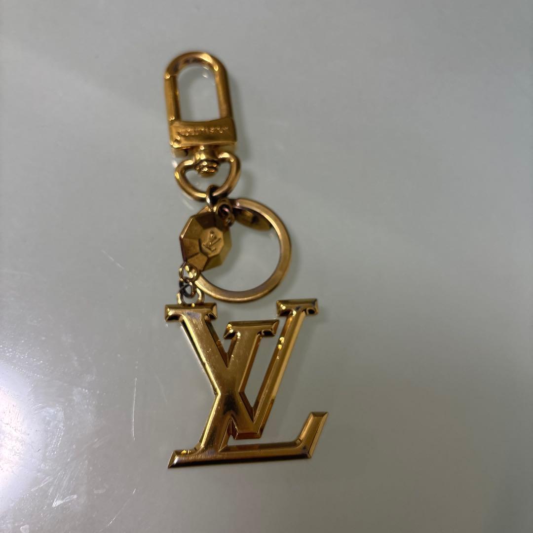 Louis Vuitton ゴールド ロゴチャーム