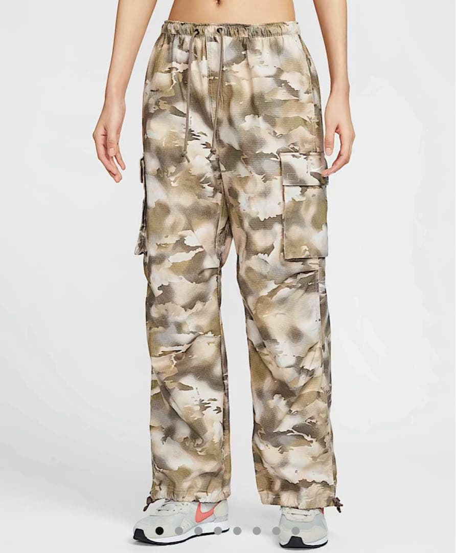 NIKEウィメンズミッドライズオーバーサイズド カモカ ーゴパンツM