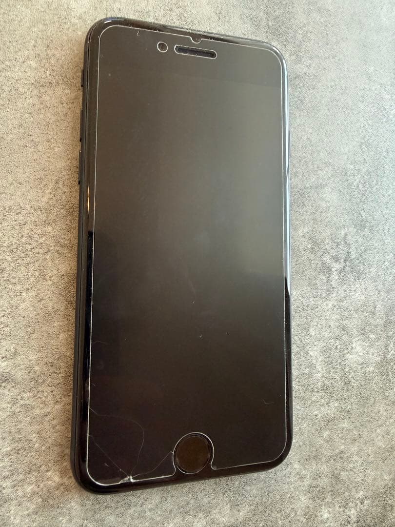 Apple iPhone SE (第3世代) ブラック バッテリー容量100%