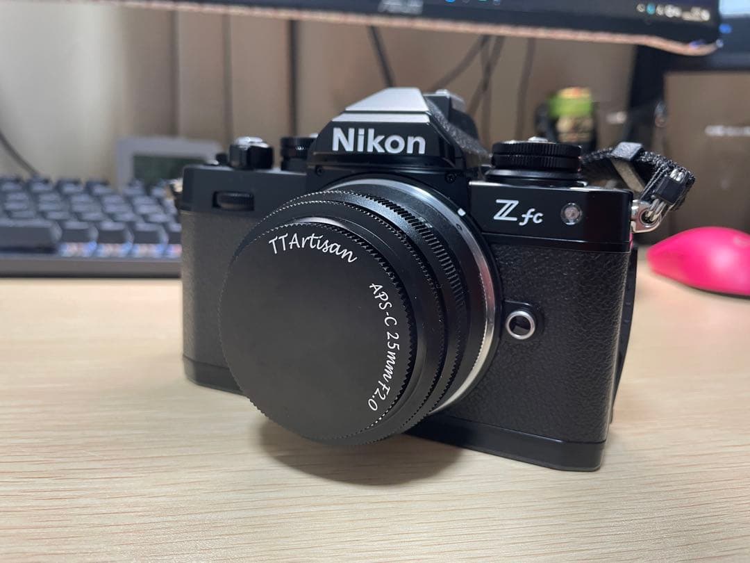 Nikon Z fc ミラーレスカメラ TTArtisanレンズ付き