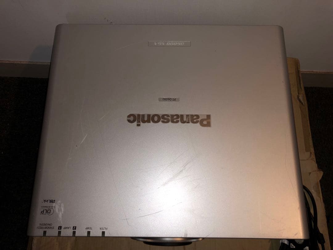 PANASONIC PT-D6000S ★6500ルーメン　ランプ使用各1時間