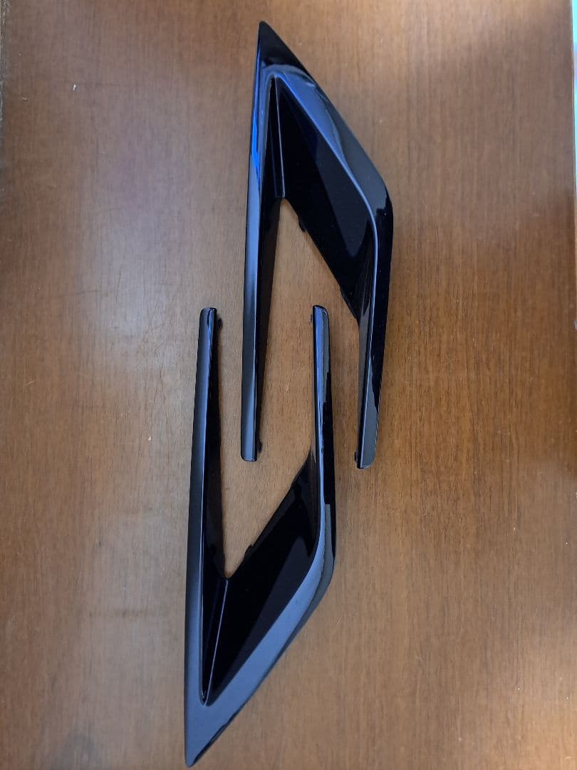 三菱デリカD5 フォグランプガーニッシュ