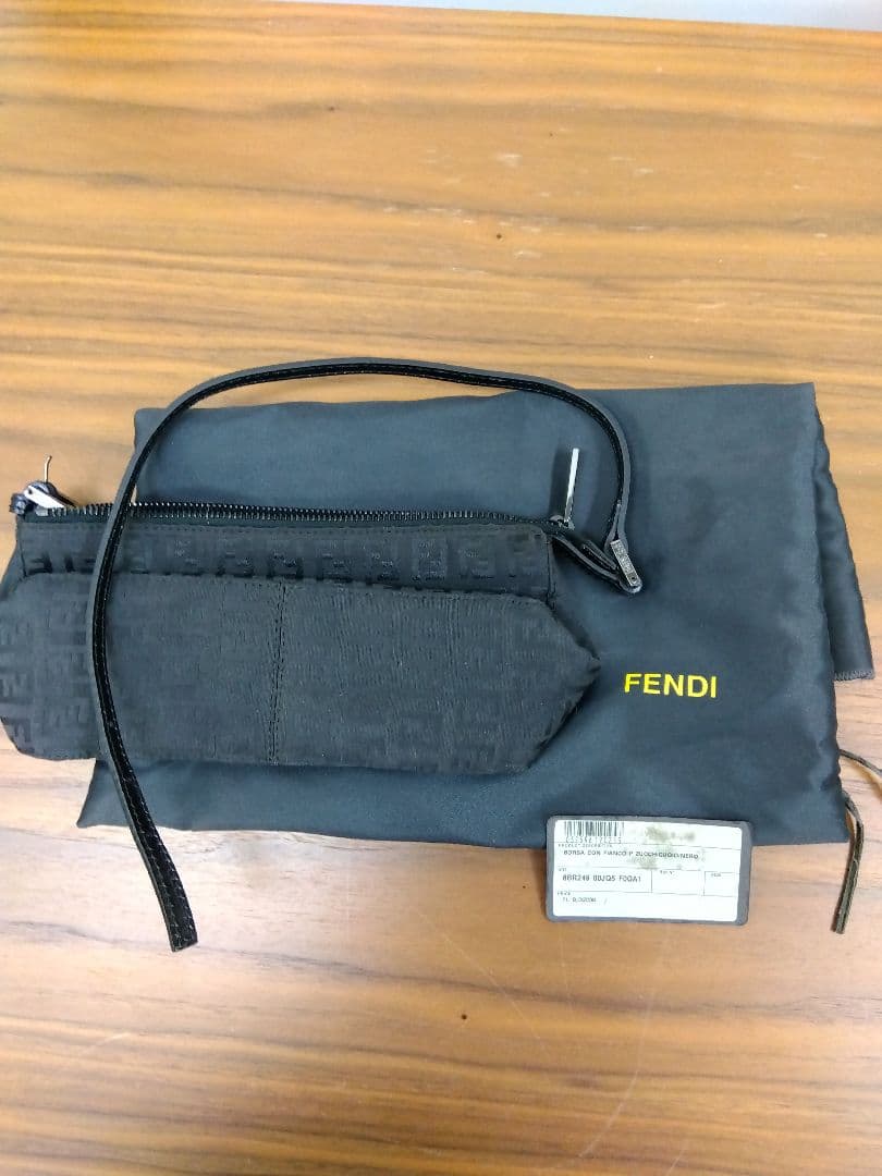 FENDI ブラック ナイロン ミニバッグバッグ 保存袋付き ほぼ未使用