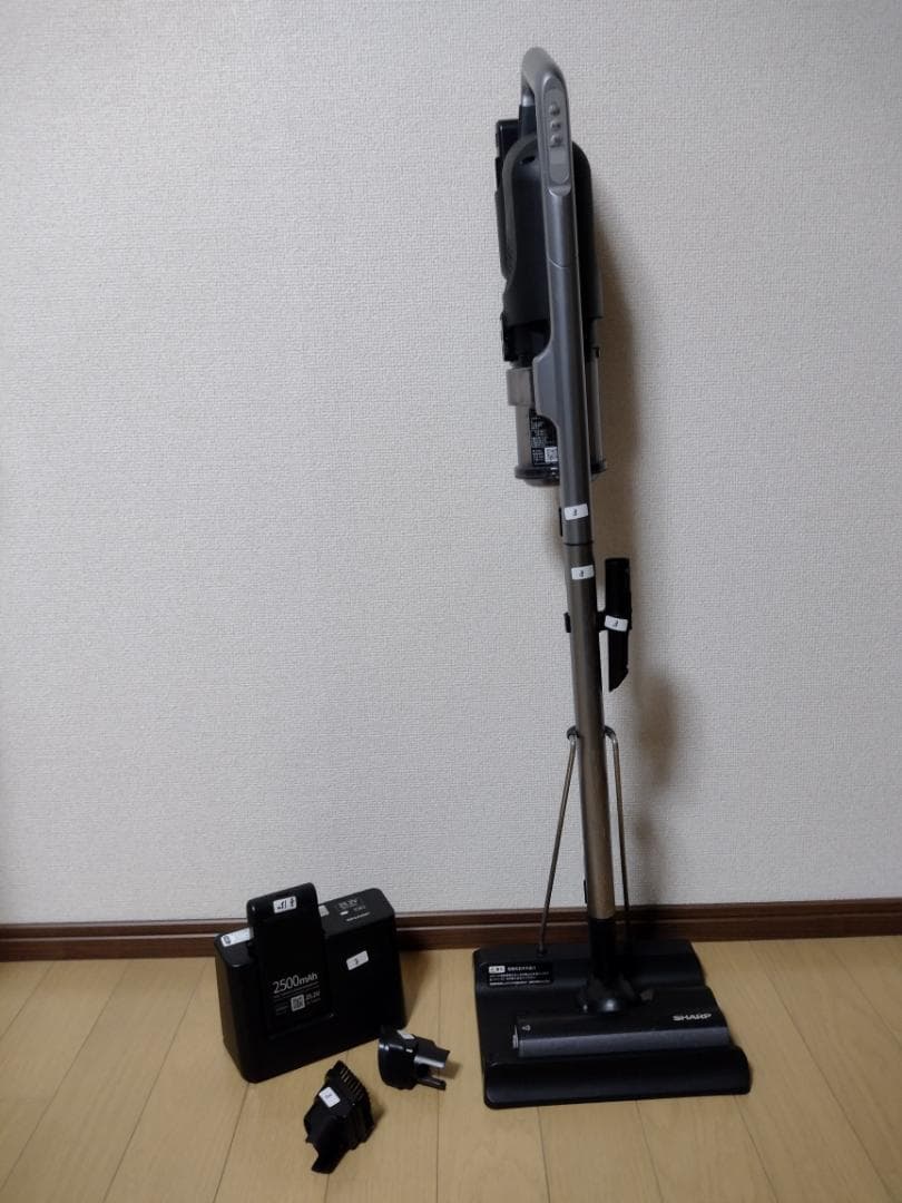 シャープ★掃除機★EC-SR8-B★2023年製★バッテリー新品と同等★3