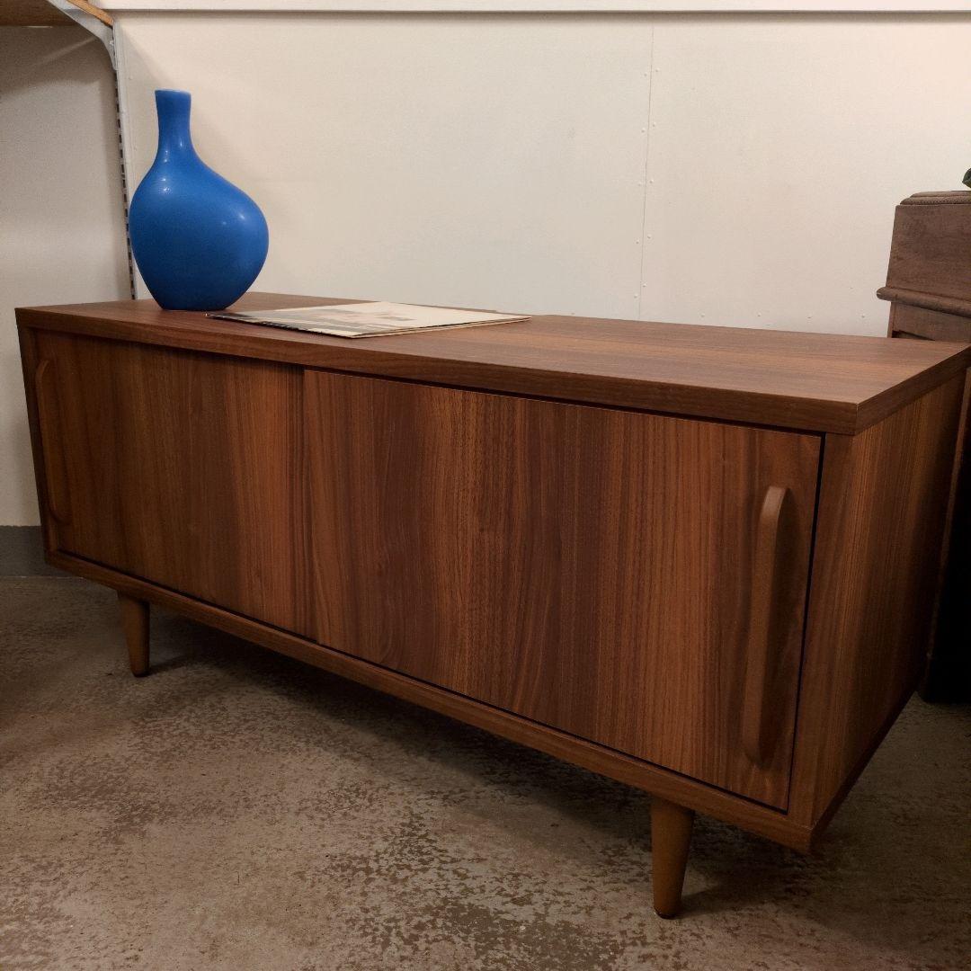 木製シンプル キャビネット 引き戸式 テレビボード シェルフ