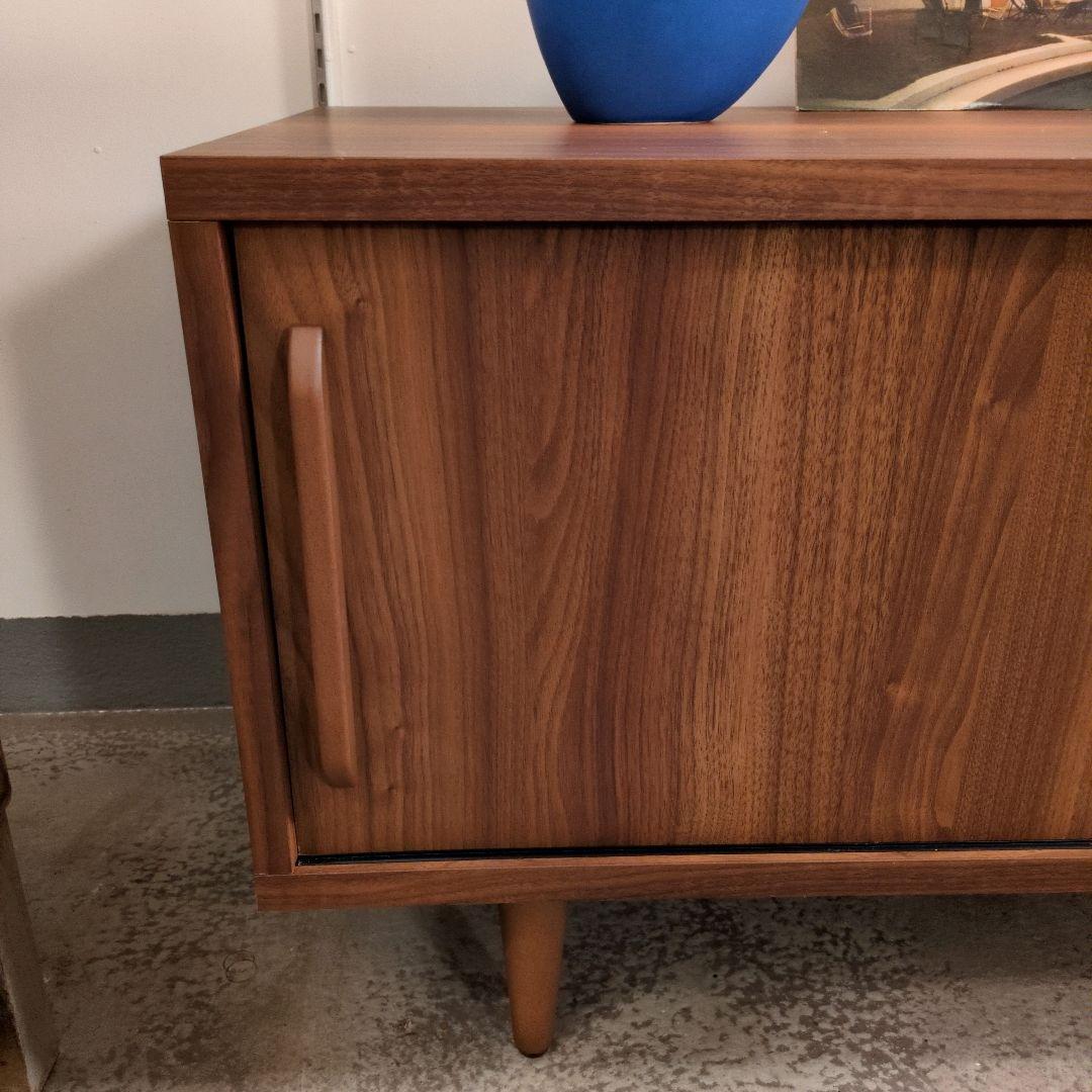 木製シンプル キャビネット 引き戸式 テレビボード シェルフ