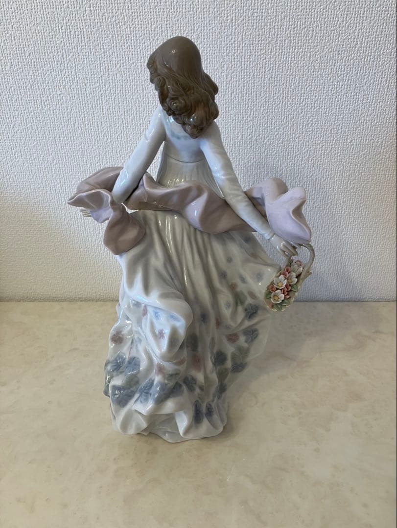 【美品】リヤドロ春の輝きフィギュリン